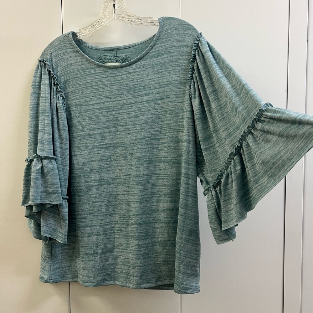 Like New Cupio Soft Blouse with Bell Sleeves